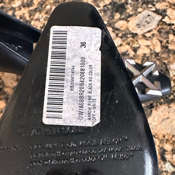 OFF-WHITE Black Leather Arrow Embellished Pumps Size6 $910 - Picture 7 of 9